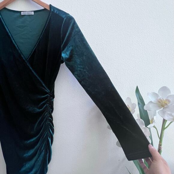 Guberry Women's V-Neck Velvet Ruched Long Sleeve Green Mini Cocktail Dress Small - Picture 4 of 8